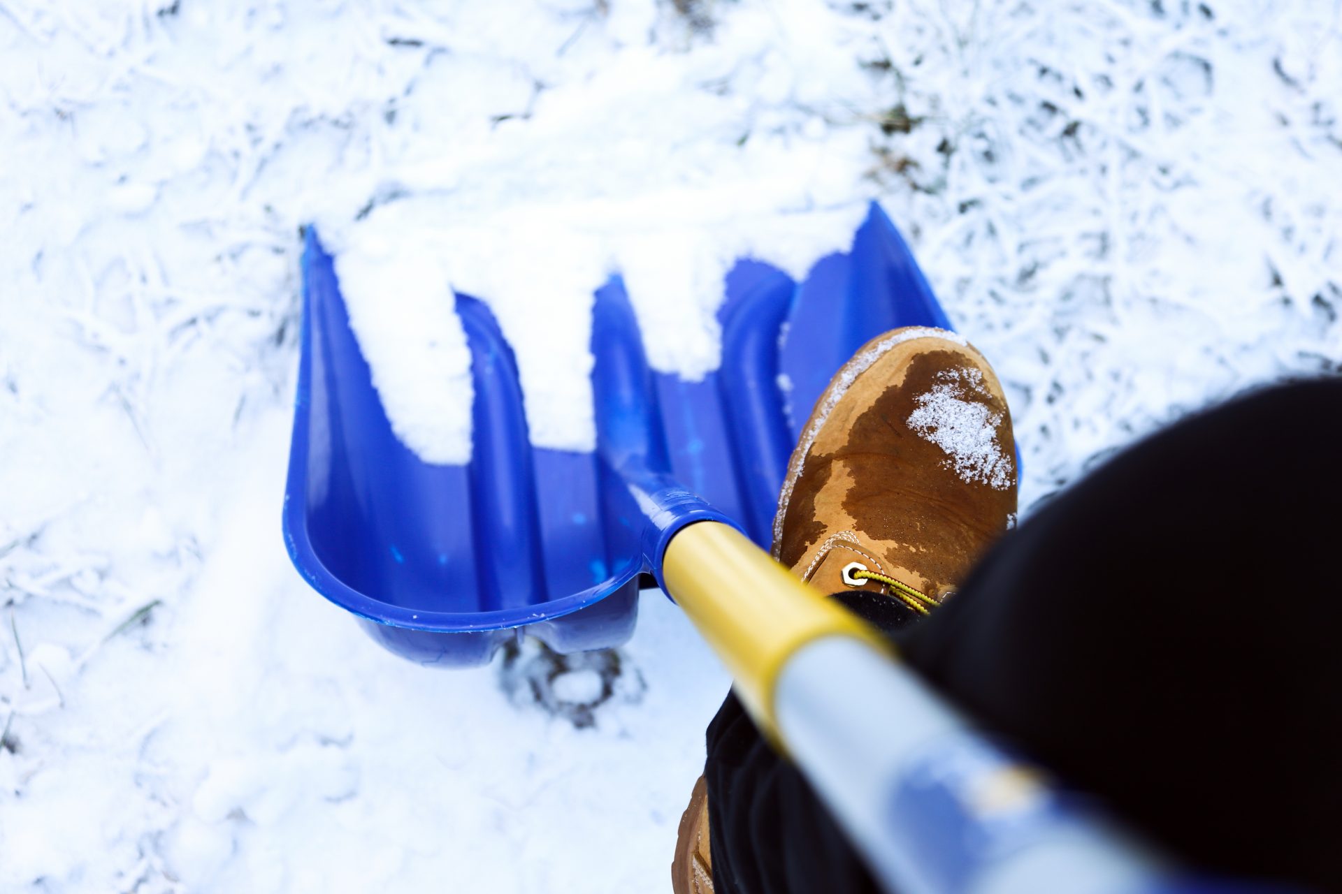 Tips for safe snow shoveling - Penn State PRO Wellness